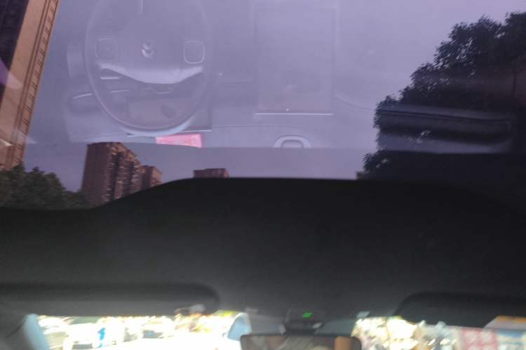 Used Nio EC6 2023 75 kWh Headliner