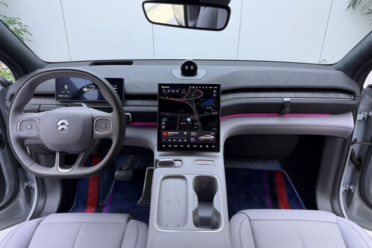 Used Nio EC6 2023 75 kWh Interior 11