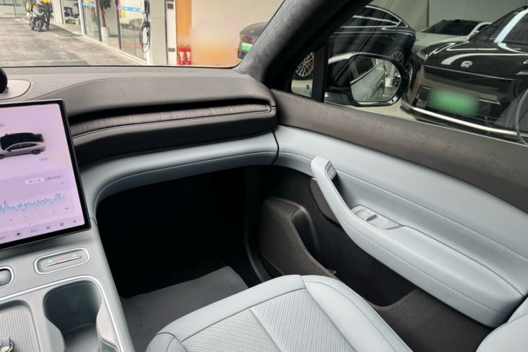 Used Nio EC6 2023 75 kWh Interior 3