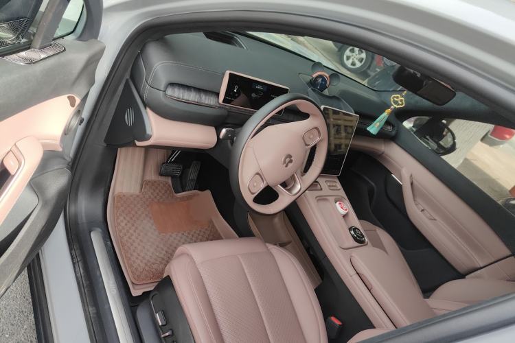 Used Nio EC6 2023 75 kWh Interior 3