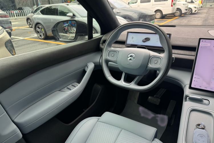 Used Nio EC6 2023 75 kWh Interior 4