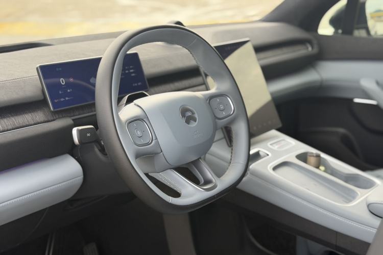 Used Nio EC6 2023 75 kWh Interior 5