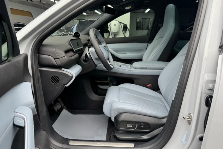 Used Nio EC6 2023 75 kWh Interior 5
