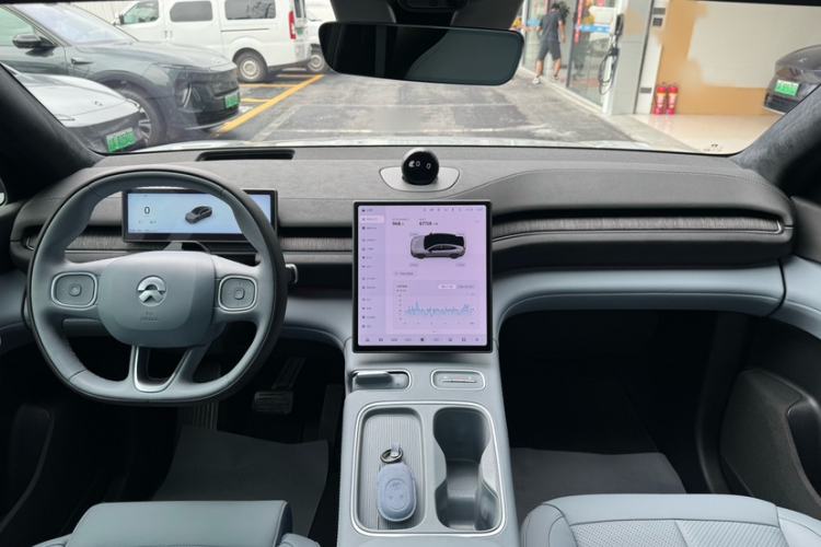 Used Nio EC6 2023 75 kWh Interior 7