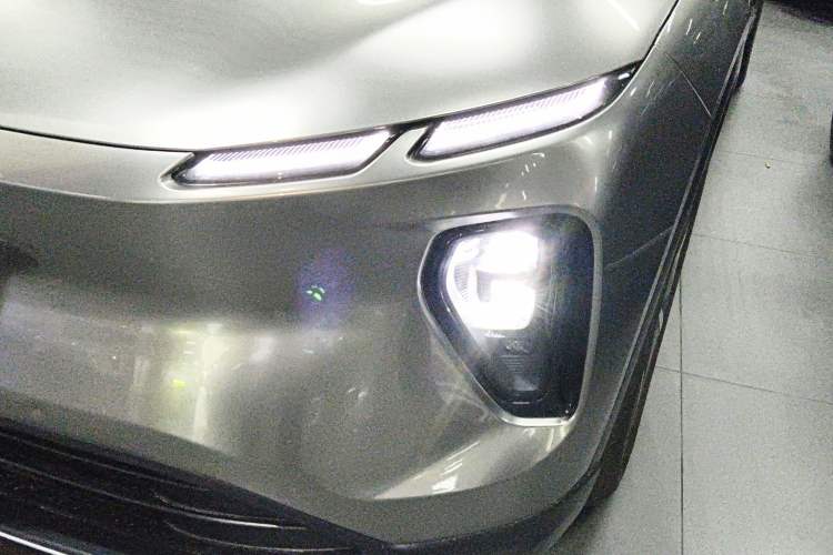 Used Nio EC6 2023 75 kWh Left Front Headlight