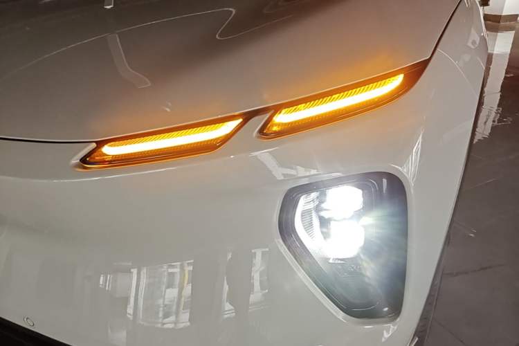 Used Nio EC6 2023 75 kWh Left Front Headlight