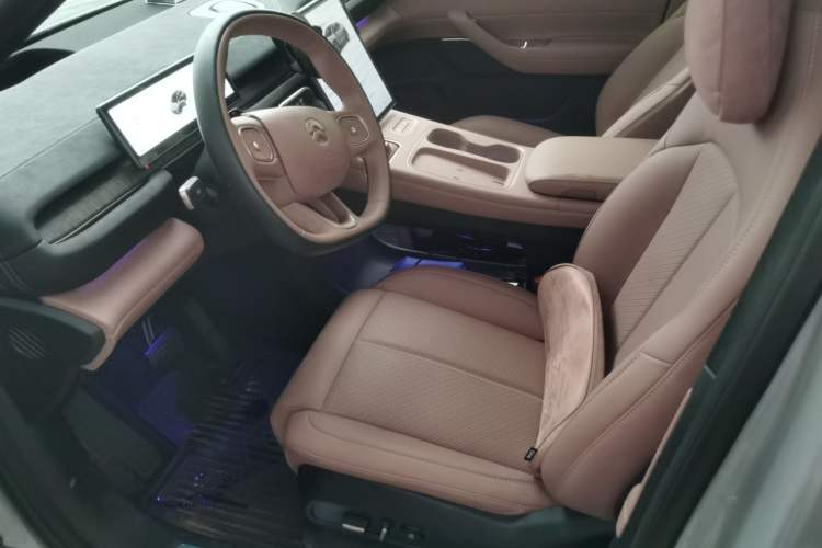 Used Nio EC6 2023 75 kWh Left Front Seat