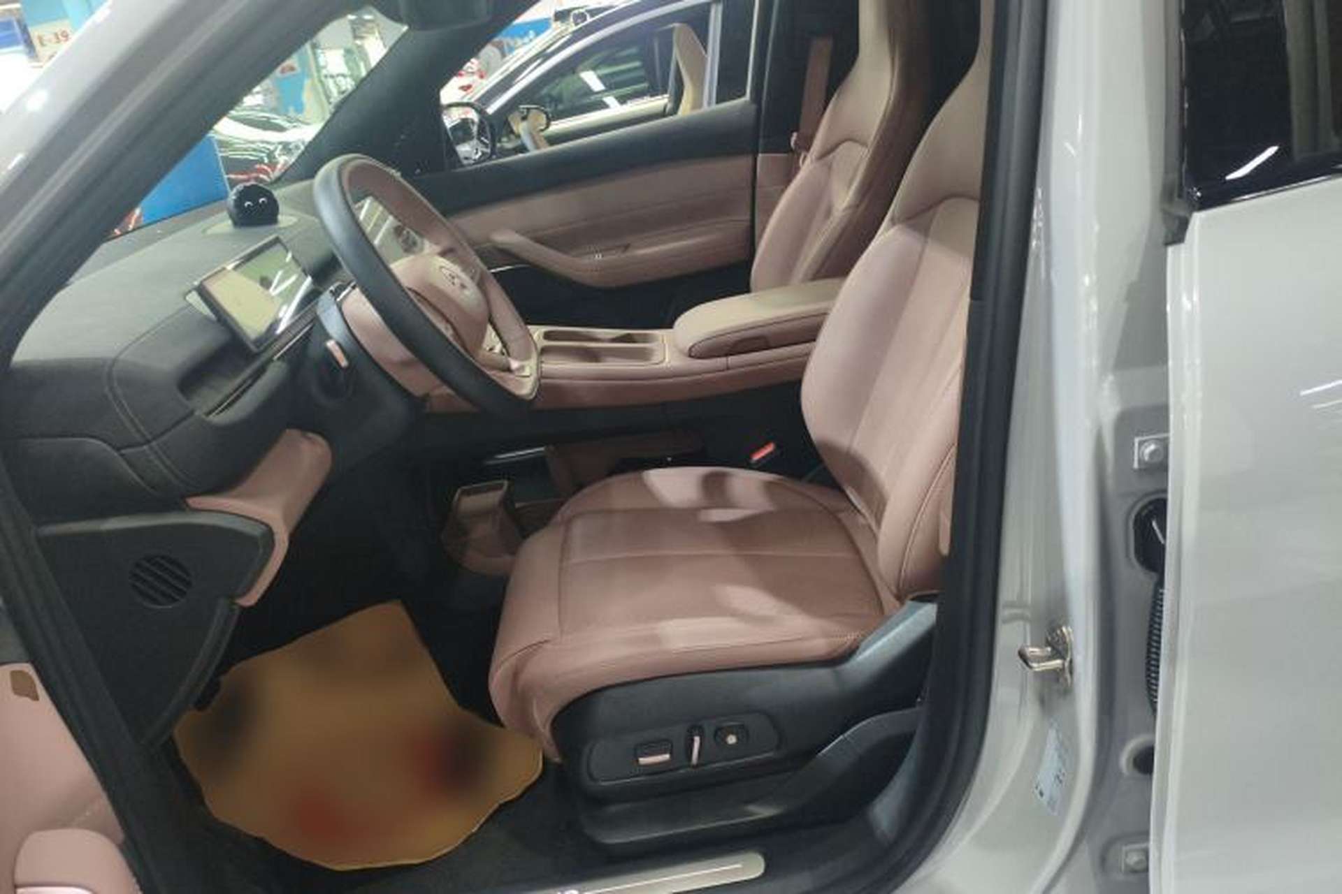 Used Nio EC6 2023 75 kWh Left Front Seat