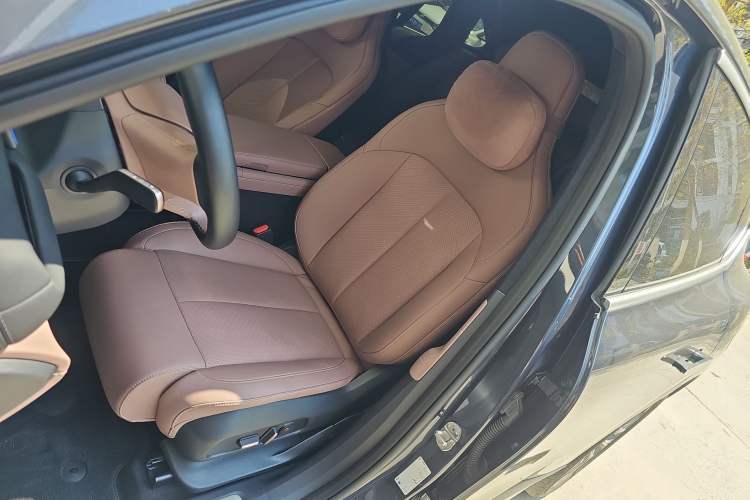 Used Nio EC6 2023 75 kWh Left Front Seat