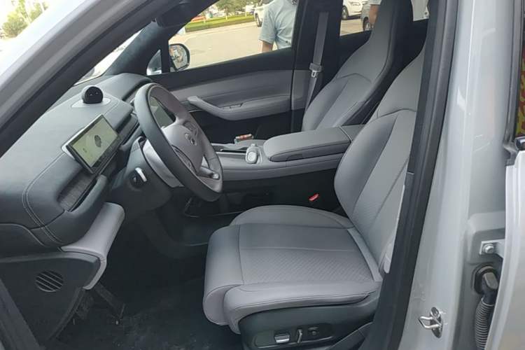 Used Nio EC6 2023 75 kWh Left Front Seat