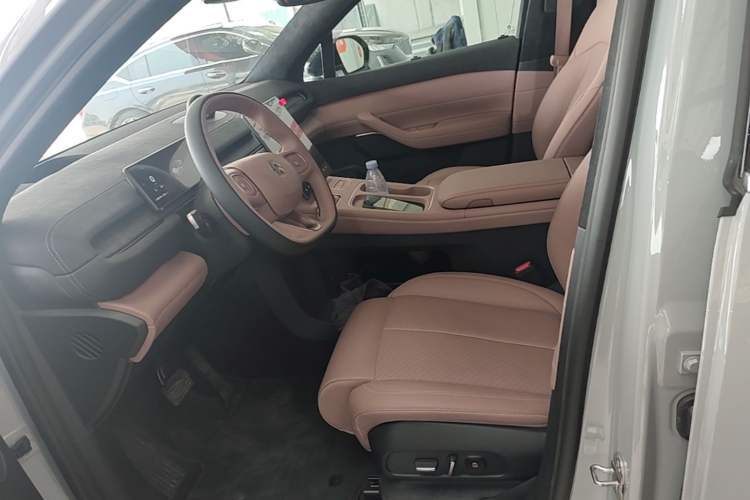 Used Nio EC6 2023 75 kWh Left Front Seat