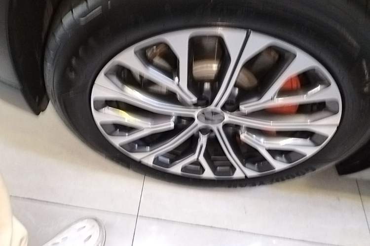 Used Nio EC6 2023 75 kWh Left Front Wheel Hub