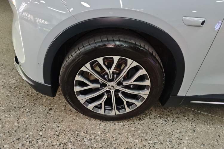 Used Nio EC6 2023 75 kWh Left Front Wheel Hub