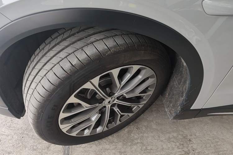 Used Nio EC6 2023 75 kWh Left Front Wheel Hub