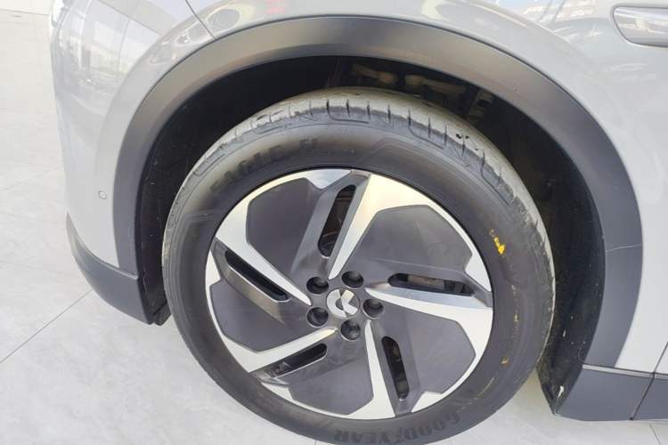 Used Nio EC6 2023 75 kWh Left Front Wheel Hub