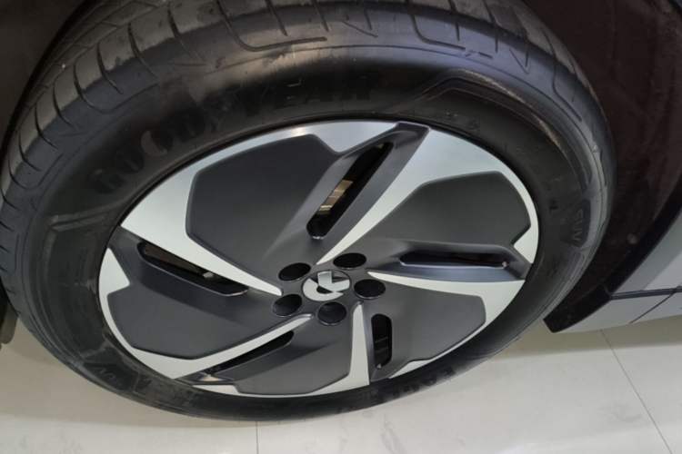 Used Nio EC6 2023 75 kWh Left Front Wheel Hub