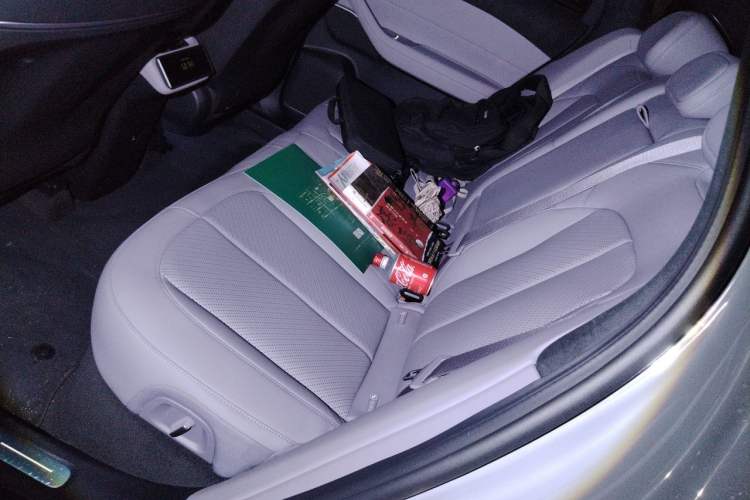 Used Nio EC6 2023 75 kWh Left Rear Seat