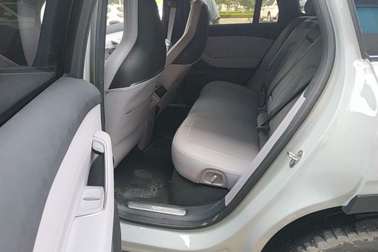 Used Nio EC6 2023 75 kWh Left Rear Seat