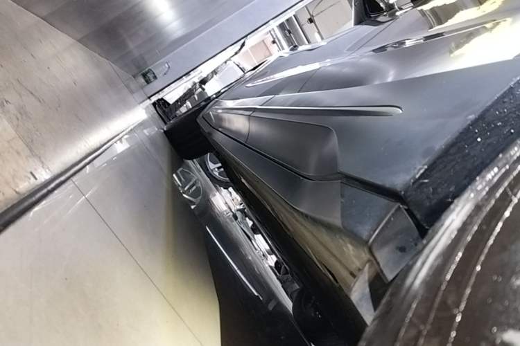 Used Nio EC6 2023 75 kWh Left Side Sill