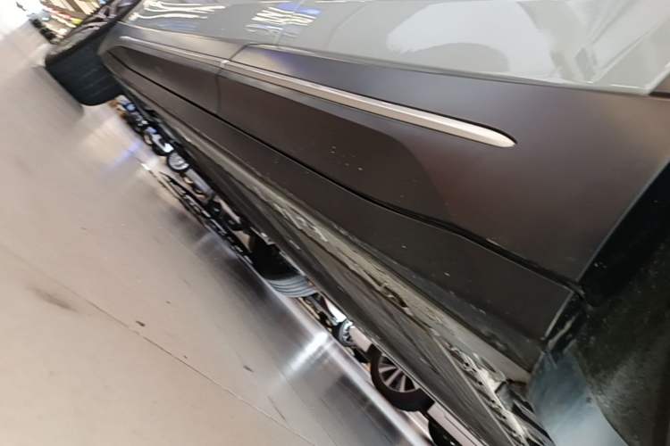 Used Nio EC6 2023 75 kWh Left Side Sill