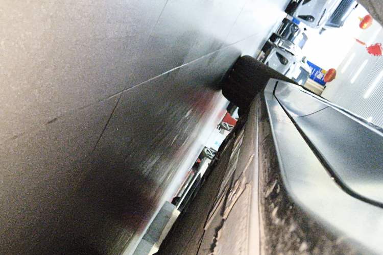 Used Nio EC6 2023 75 kWh Left Side Sill