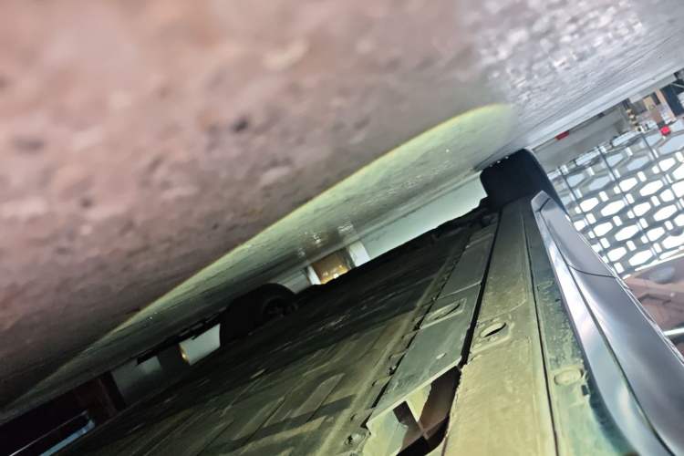 Used Nio EC6 2023 75 kWh Left Side Sill