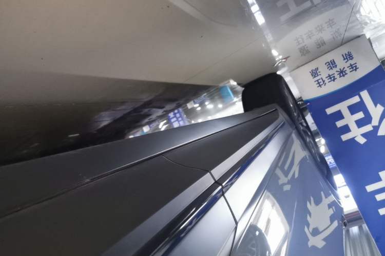 Used Nio EC6 2023 75 kWh Left Side Sill
