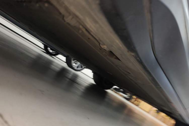 Used Nio EC6 2023 75 kWh Left Side Sill