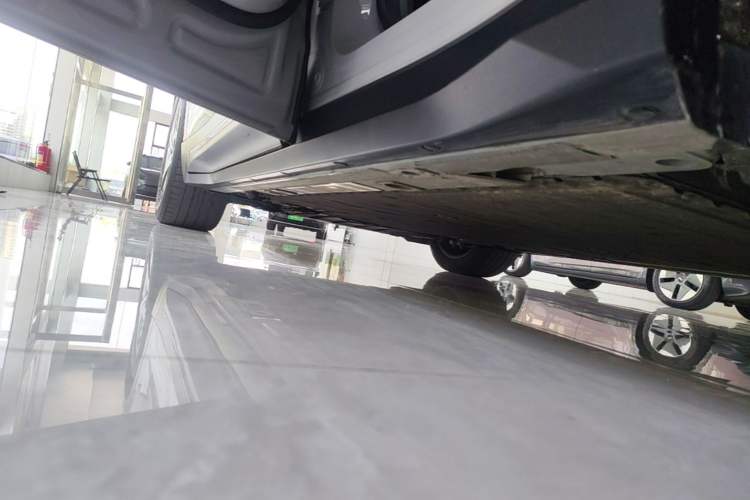 Used Nio EC6 2023 75 kWh Left Side Sill