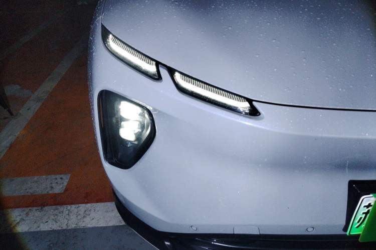 Used Nio EC6 2023 75 kWh Right Front Headlight