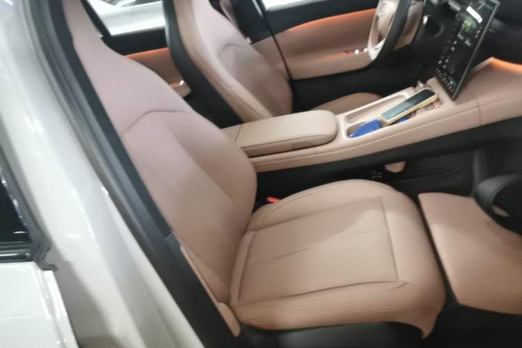 Used Nio EC6 2023 75 kWh Right Front Seat