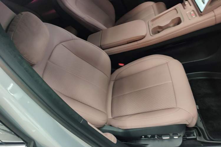 Used Nio EC6 2023 75 kWh Right Front Seat