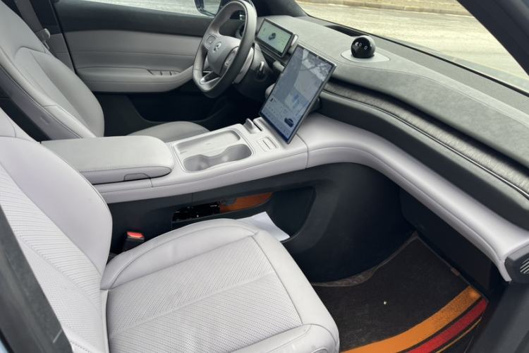 Used Nio EC6 2023 75 kWh Right Front Seat