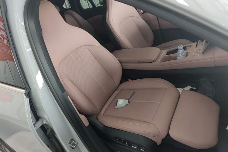 Used Nio EC6 2023 75 kWh Right Front Seat