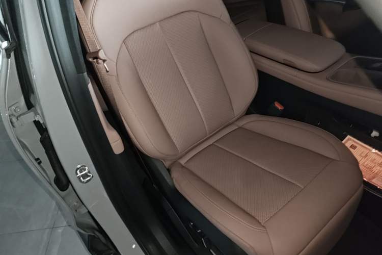 Used Nio EC6 2023 75 kWh Right Front Seat