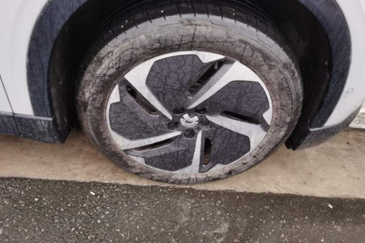 Used Nio EC6 2023 75 kWh Right Front Wheel Hub