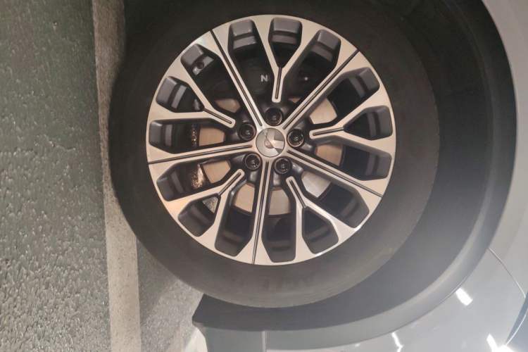 Used Nio EC6 2023 100kWh Right Front Wheel Hub