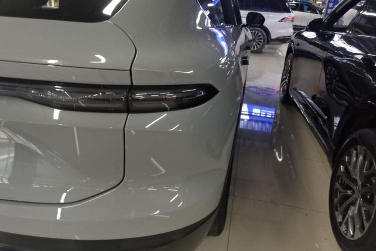 Used Nio EC6 2023 75 kWh Right Rear Taillight