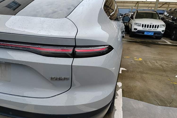 Used Nio EC6 2023 75 kWh Right Rear Taillight