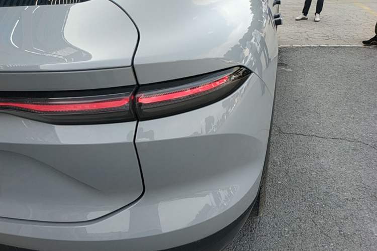 Used Nio EC6 2023 75 kWh Right Rear Taillight