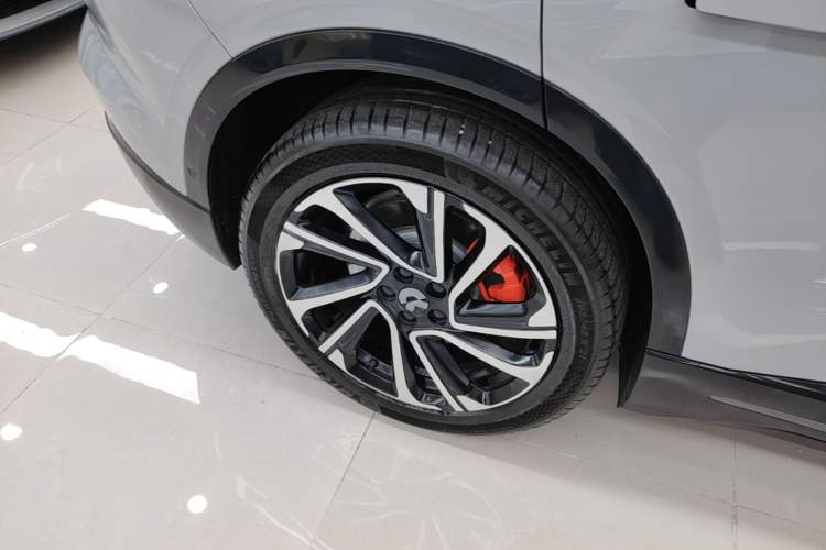 Used Nio EC6 2023 75 kWh Right Rear Wheel Hub