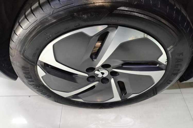 Used Nio EC6 2023 75 kWh Right Rear Wheel Hub