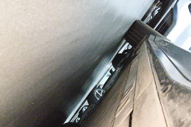 Used Nio EC6 2023 75 kWh Right Side Sill