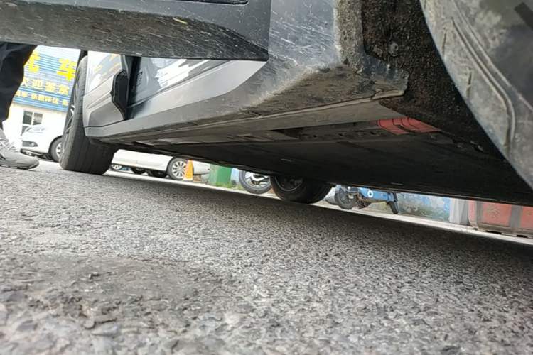 Used Nio EC6 2023 75 kWh Right Side Sill