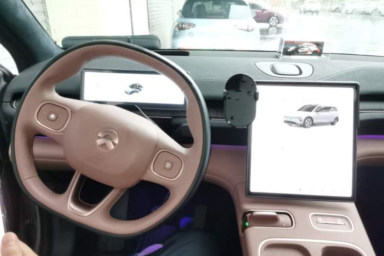 Used Nio EC6 2023 75 kWh Steering Wheel