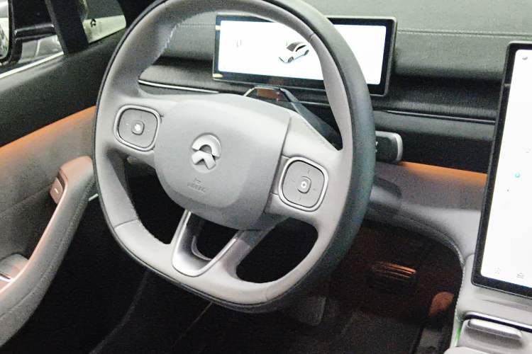 Used Nio EC6 2023 75 kWh Steering Wheel