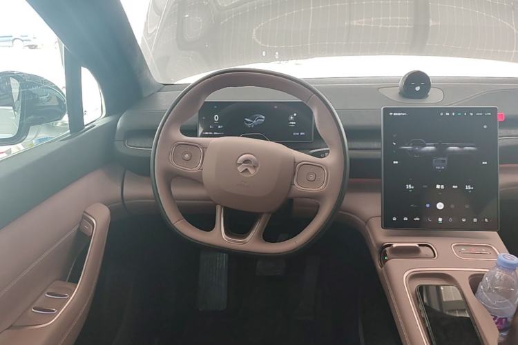 Used Nio EC6 2023 75 kWh Steering Wheel