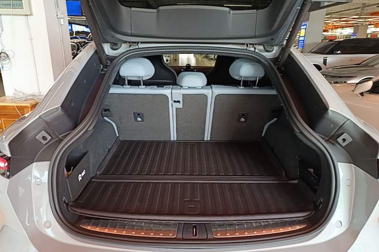 Used Nio EC6 2023 75 kWh Trunk
