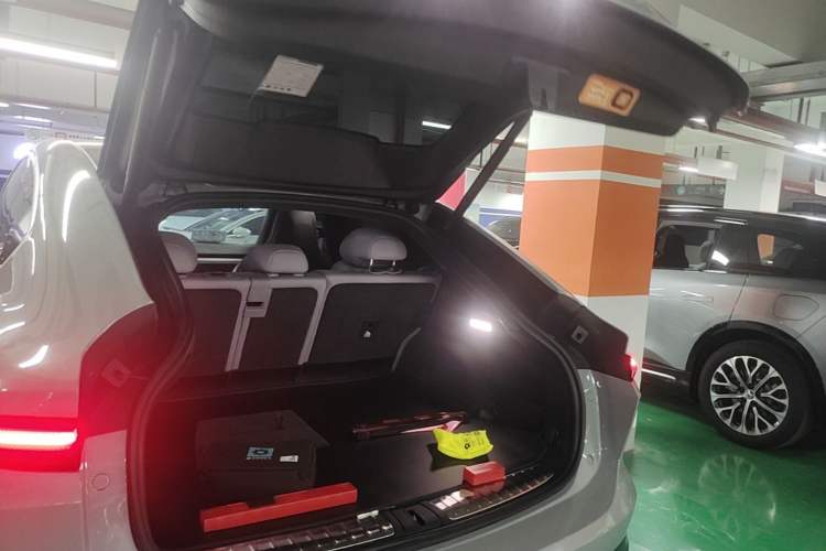 Used Nio EC6 2023 75 kWh Trunk