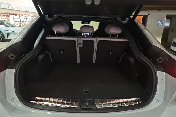 Used Nio EC6 2023 75 kWh Trunk